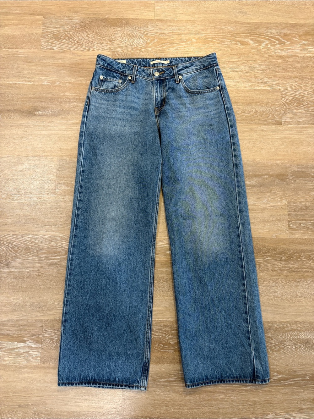 NWOT Levi’s Low Loose Jeans